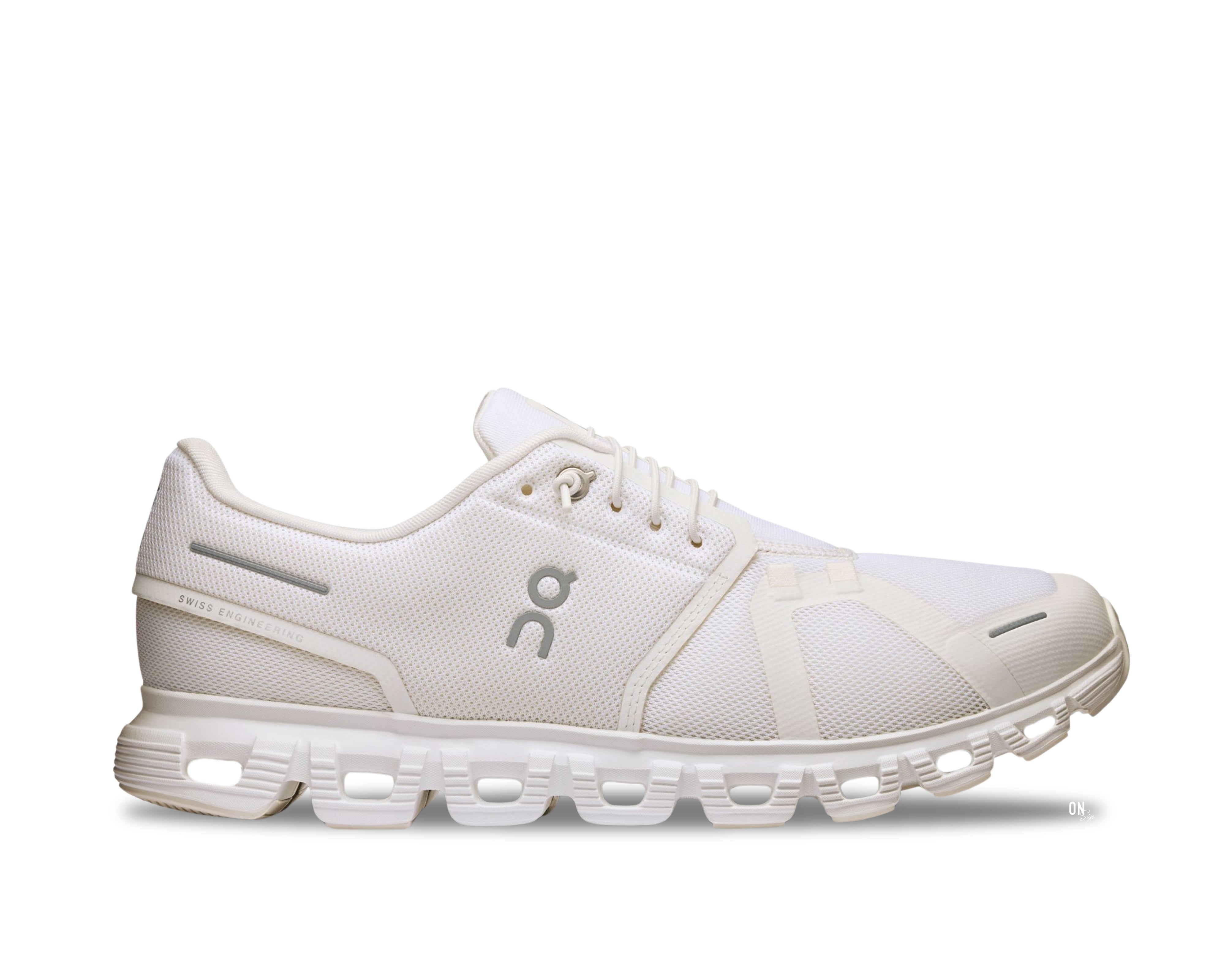 On Running Cloud 6 White (Women's)