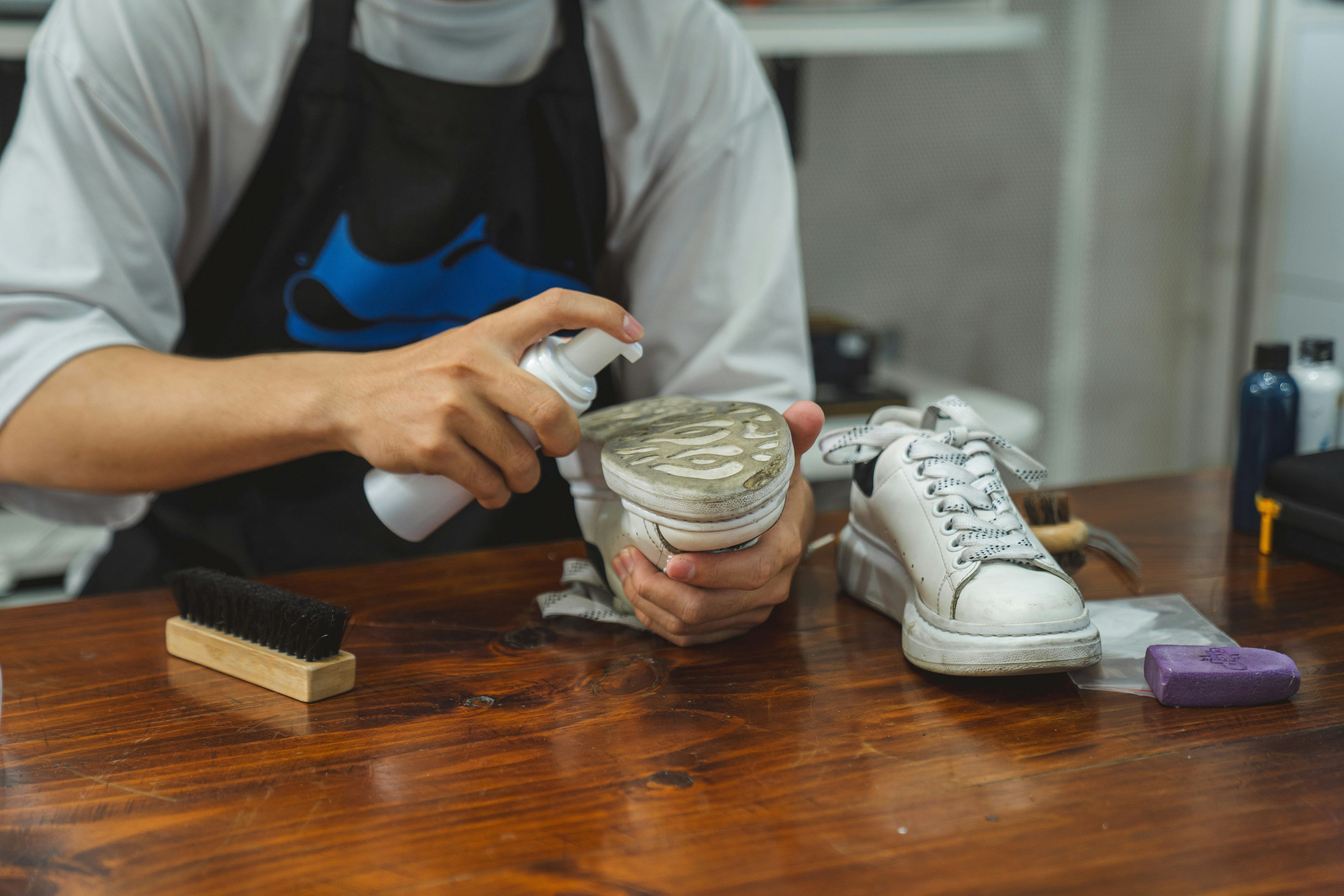 Tiszta sneaker, rendes fit: A legjobb sneaker cleaning kit-ek - OnSize